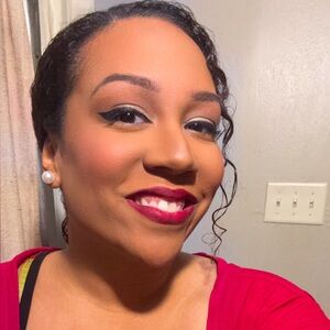 Meet your Posher, Desiree